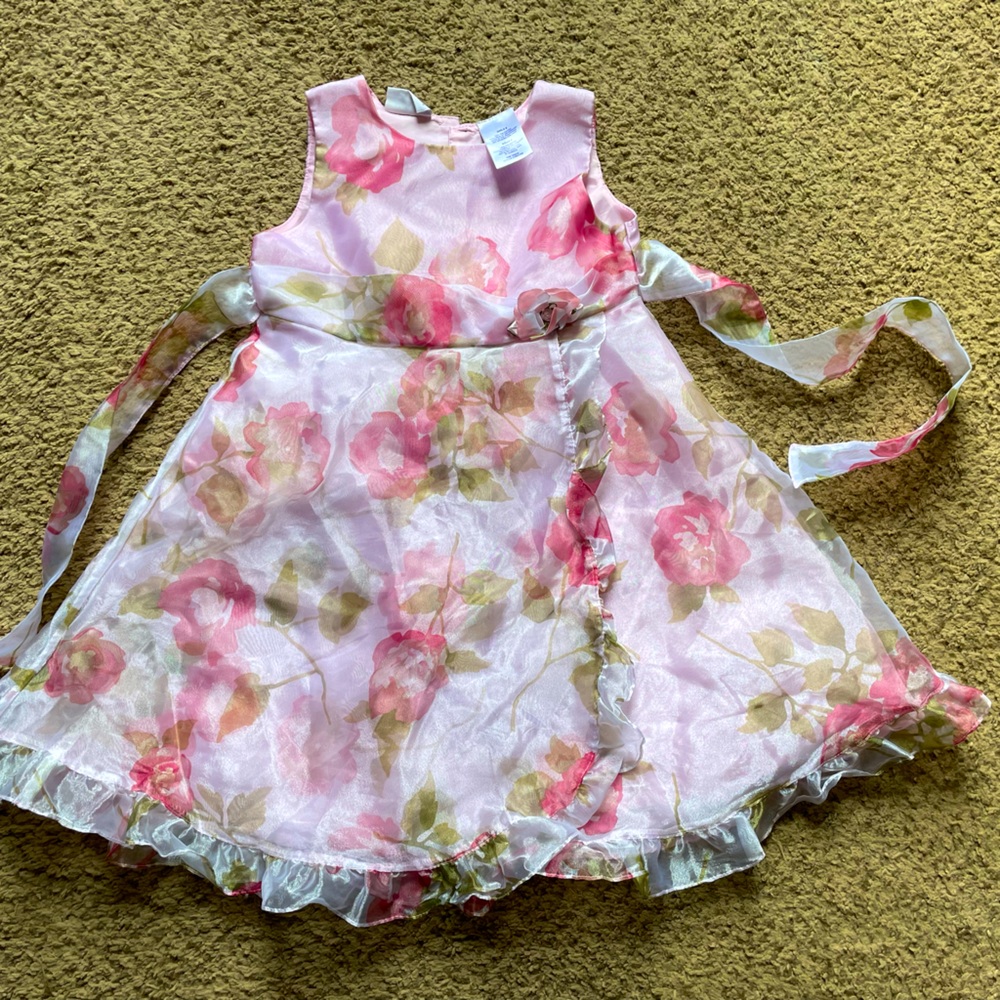 Girls floral size 6 dress.
